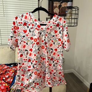 Snoopy Heart Print Scrub Top